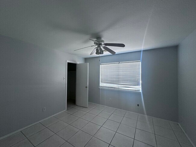 Building Photo - 15522 Baxter Ave