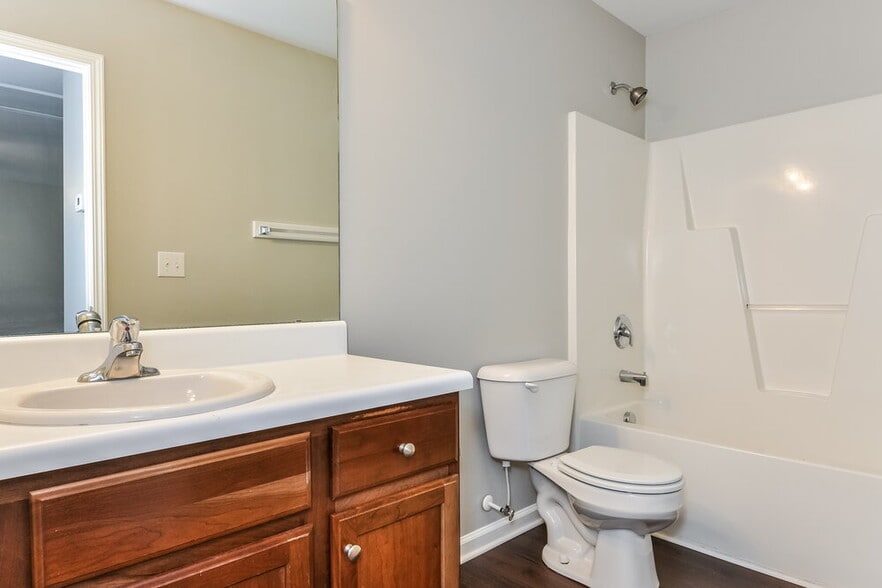 Building Photo - 1102 Braemar Highland Dr