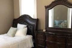 Queen Bedroom Suite - 1214 Speed St