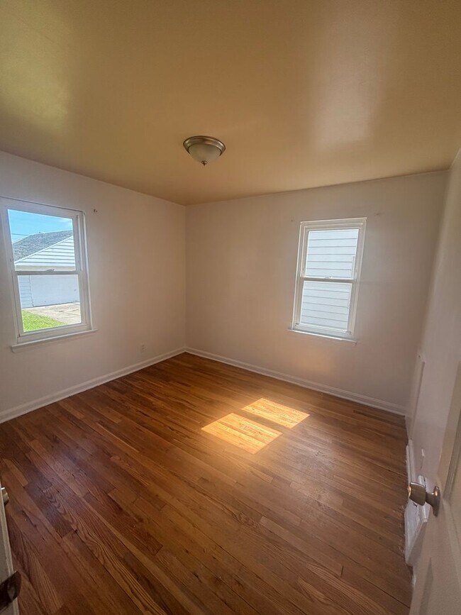 Building Photo - MAPLE HEGHTS 3 BEDROOM SINGLE (ROCKSIDE/DUNHAM)