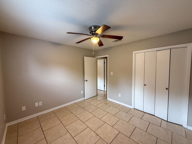 Building Photo - 2 Bedroom 1 Bath Duplex in Pace, FL!