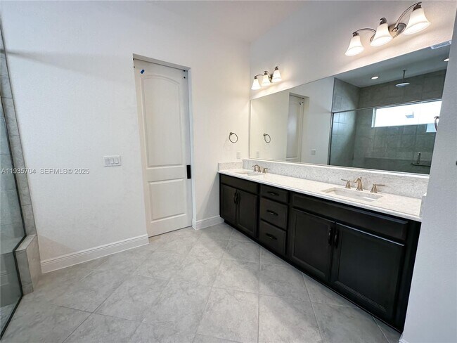 Building Photo - 13646 Abberwick Dr