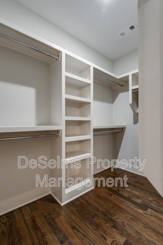 Building Photo - 2221B Winford Ave