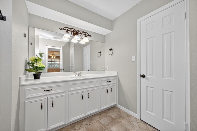 Building Photo - 1714 Corral Dr