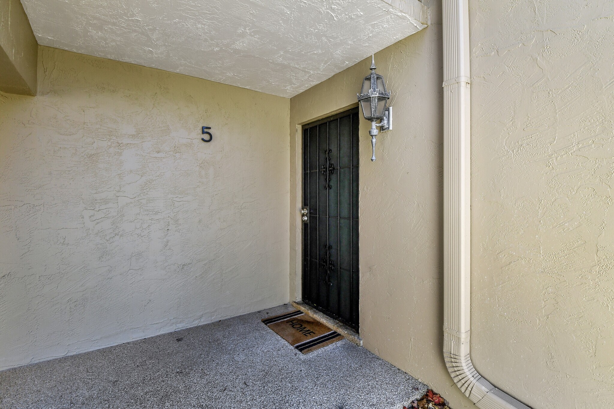 Building Photo - 102 Bob White Ct