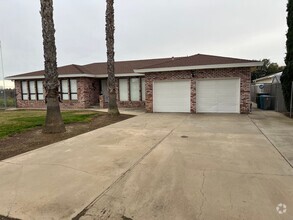 Building Photo - 4 bedroom 3 bath home in SW Yuba City