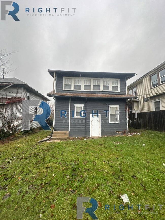 Building Photo - Newly Renovated Home in Dayton!