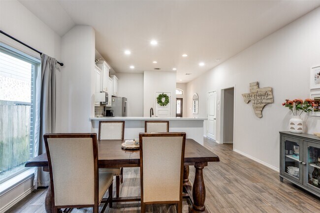 Building Photo - 226 N Bearkat Ct