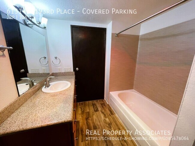 Building Photo - 6131 NE 193rd Pl