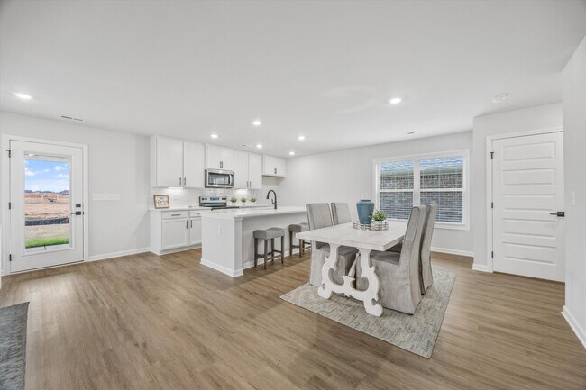 Building Photo - 27919 Chalmers Cir