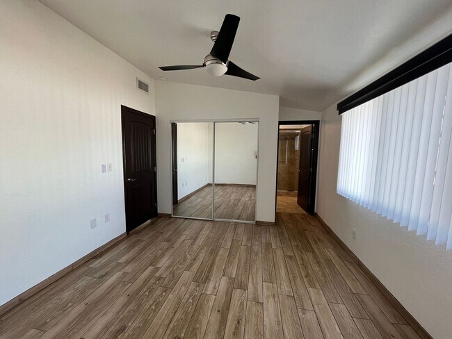 Building Photo - Gorgeous fully remodeled centrally located 3 bedroom home.