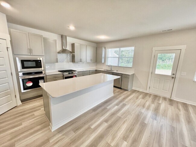 Building Photo - 874 Nightingale Ave