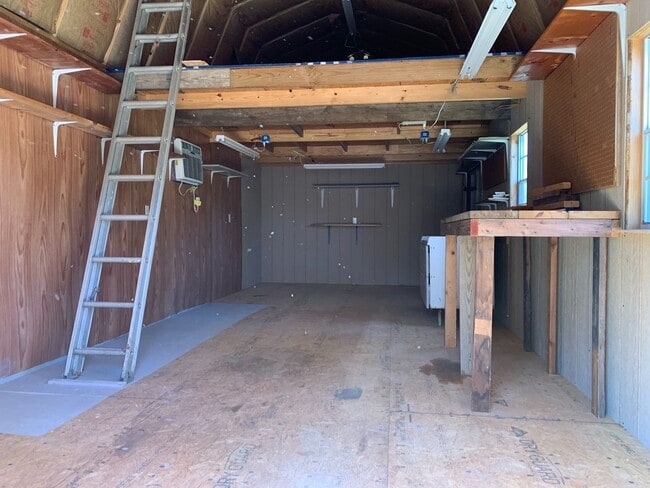 Building Photo - 3 Creekridge Cir