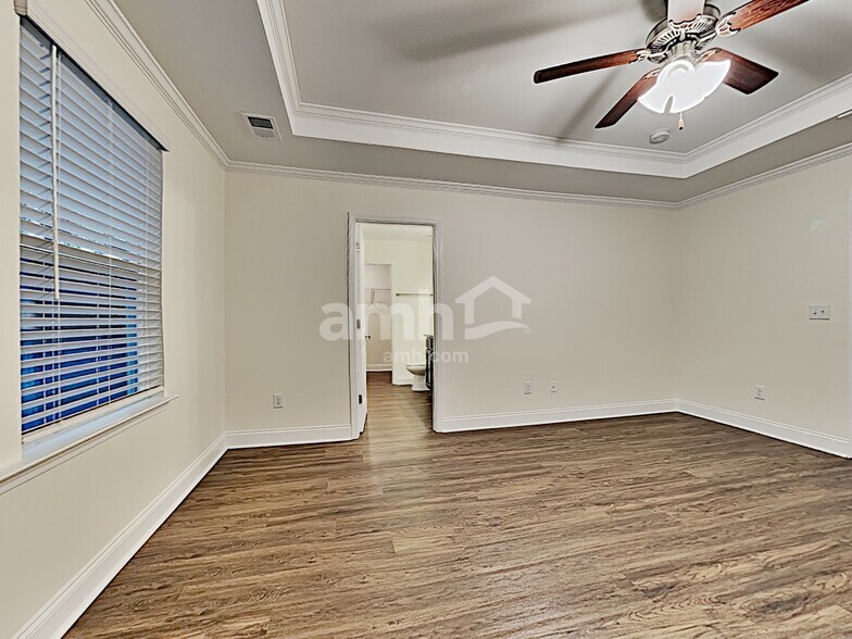 Building Photo - 121 Sweet Gum Dr