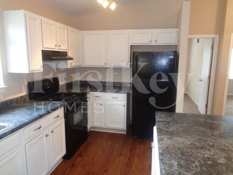 Building Photo - 1514 Goldenrod Terrace