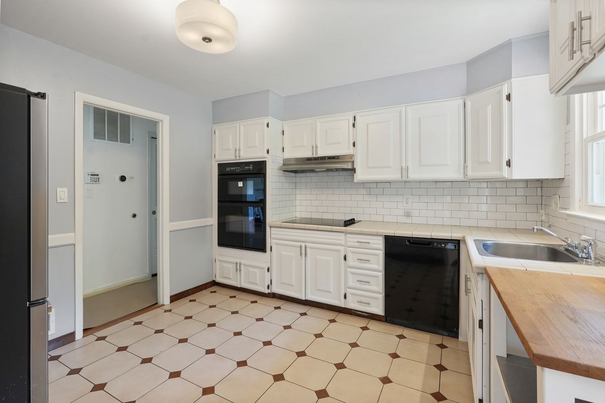 Building Photo - 9404 Limestone Pl