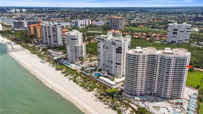 Building Photo - 8231 Bay Colony Dr