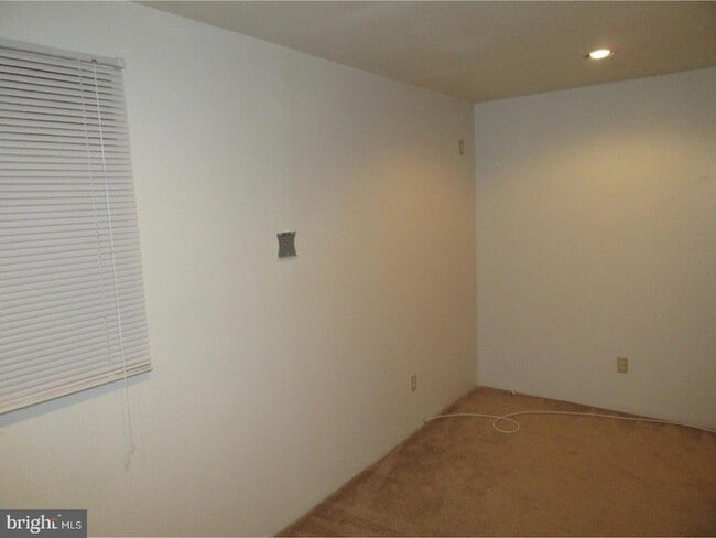 Building Photo - 1 E Christina Pl