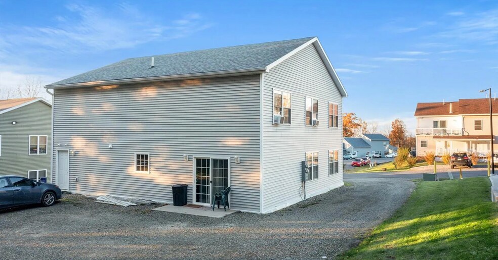 Building Photo - 127 Birdseye View Dr