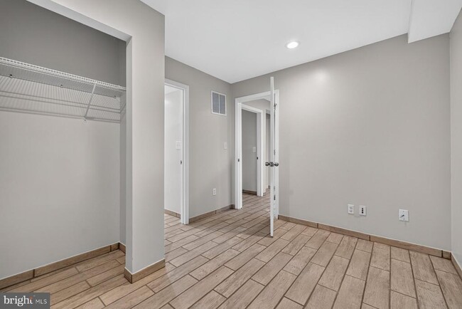 Building Photo - 8808 Eureka Ln