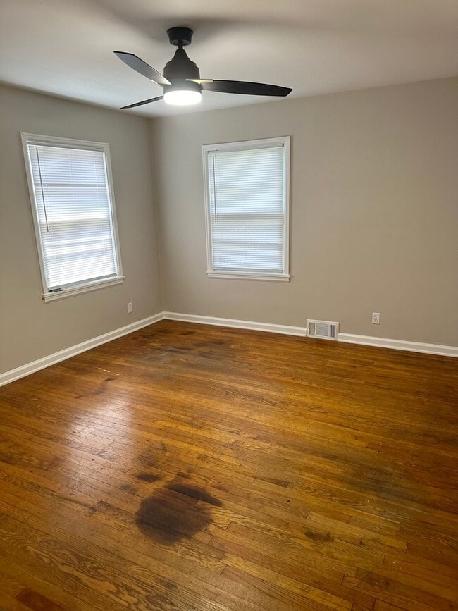 Building Photo - Perfect Home Near MSU and Mercy Hospital