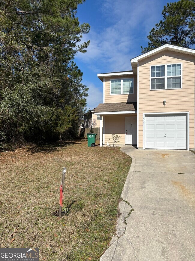 Primary Photo - 101 Deep Bay Cir