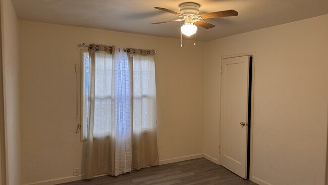 Building Photo - 1248 E 15th St