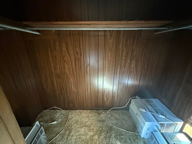 Building Photo - 122 Helm Rd