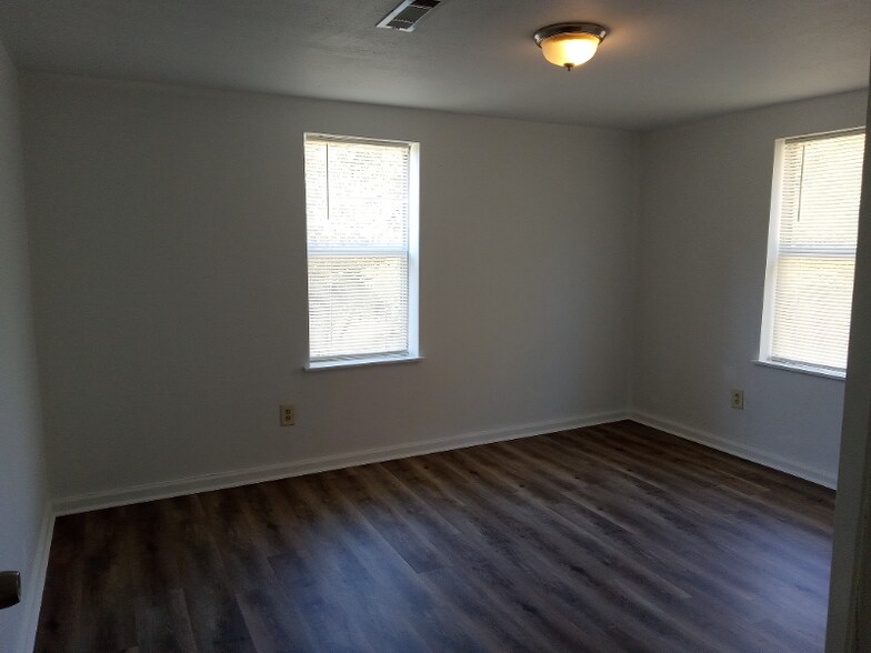 Building Photo - 1621 AL-27