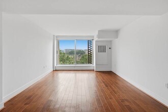 Building Photo - Southwest Waterfront Condo | 1 Bed | 1 Bath | 950 Sf | Private Balcony | 1 Parking Space