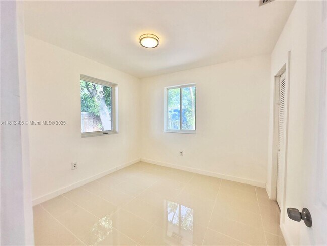 Building Photo - 1841 NW 55th St
