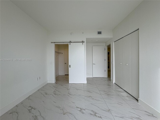 Building Photo - 2000 Metropica Wy