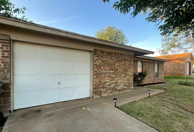 Primary Photo - 2714 Tampico Dr