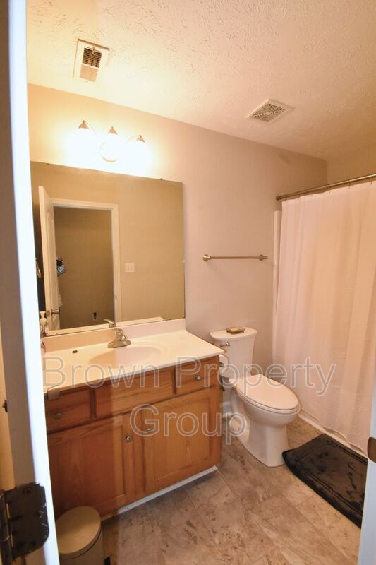 Building Photo - 3071 Candlelight Dr