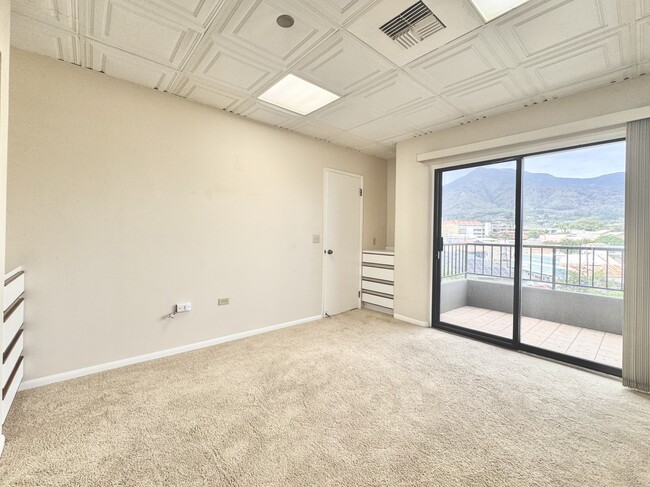 Building Photo - 1885 Main St