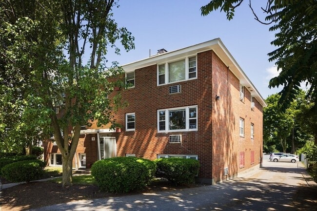 Building Photo - 206 High St