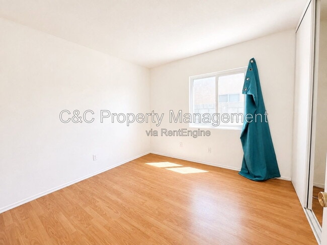 Building Photo - 17944 Kendall Cir