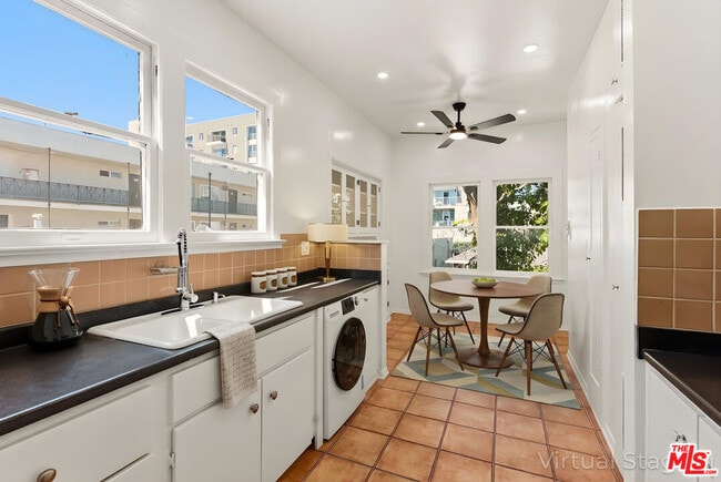 Building Photo - 5729 Carlton Way