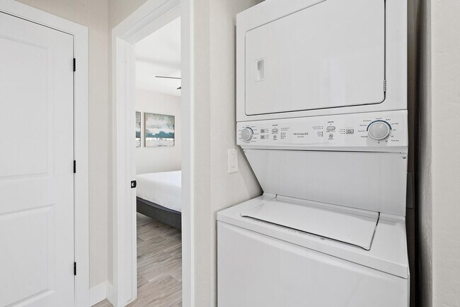 Building Photo - 3850 S 18th St