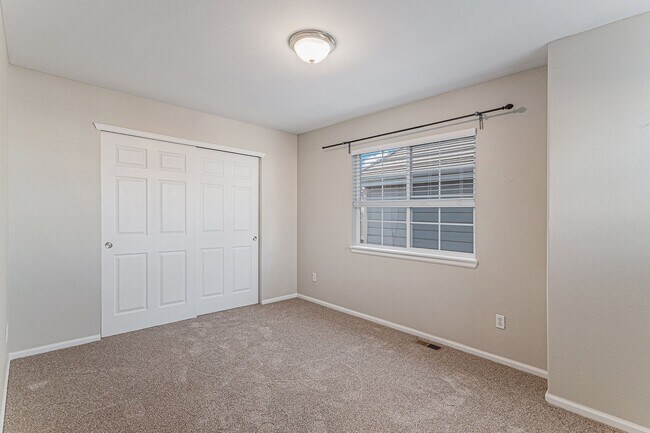 Building Photo - Single family 4 bed 3 bath for rent