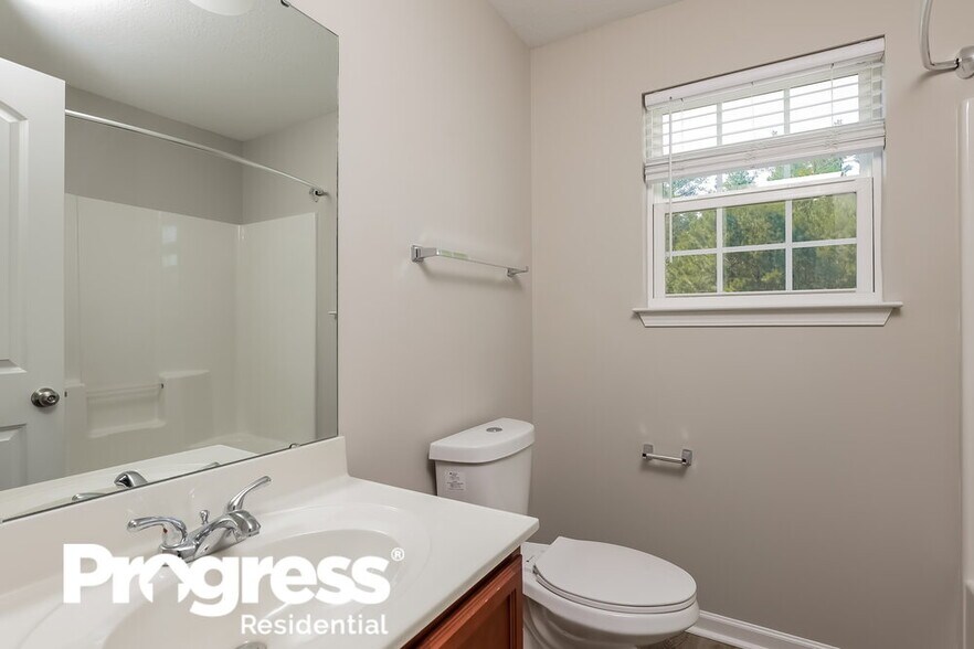 Building Photo - 2728 Maybrook Crossing Dr