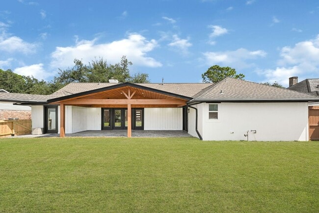 Building Photo - 2415 Moss Hill Dr