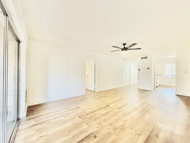 Building Photo - 7517 Pitch Pine Cir