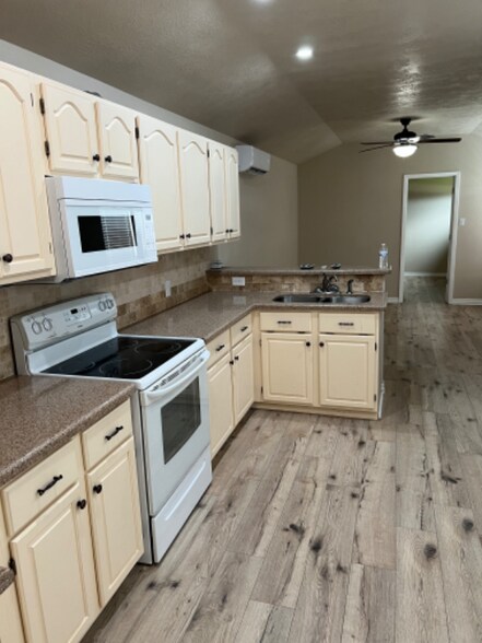 Building Photo - 203 Shilco Cir