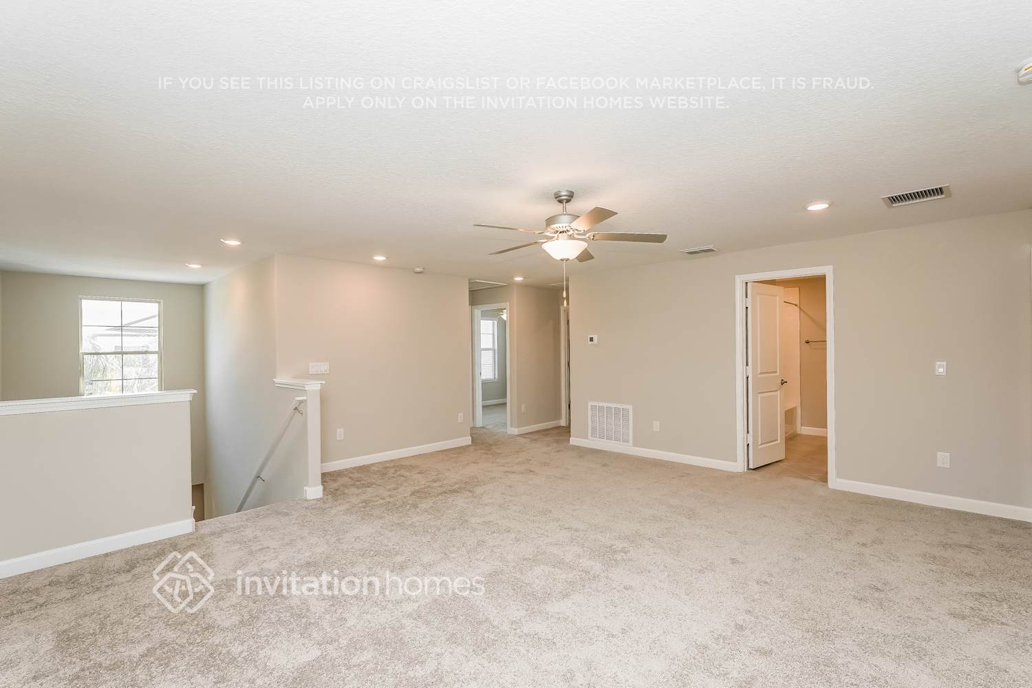 Building Photo - 2883 Coach Manors Way