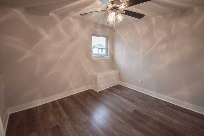 Building Photo - NOW LEASING