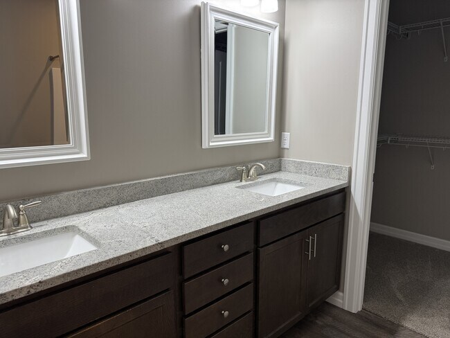 Building Photo - 11616 Willowbrook Rd