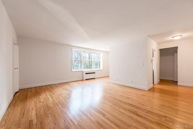Building Photo - 1133 Midland Ave