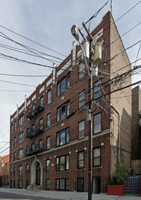 Building Photo - 246 Summit Avenue