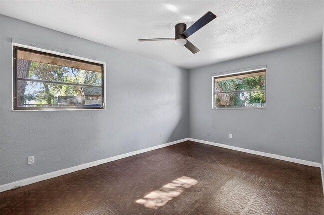 Building Photo - 260 13th St N